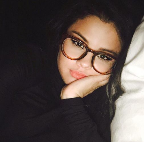 Selena gomez glasses selfie