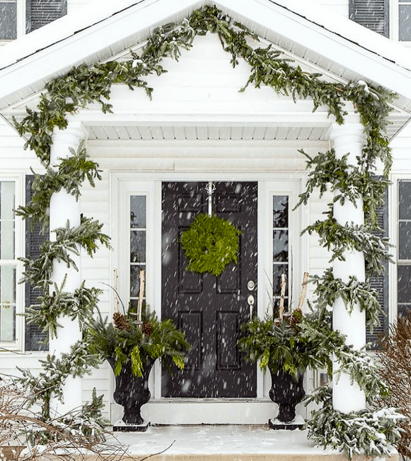 Don’t we always say this every year? I can’t believe that the year is almost over. And that means it’s almost Christmas.