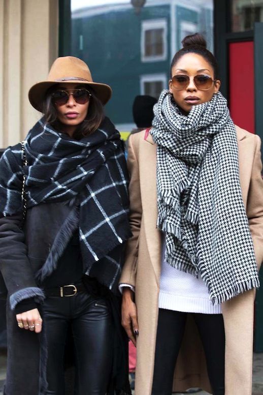 Liven Up Your Winter Wardobe With A Graphic Print Scarf (Le Fashion) -   19 black style winter
 ideas