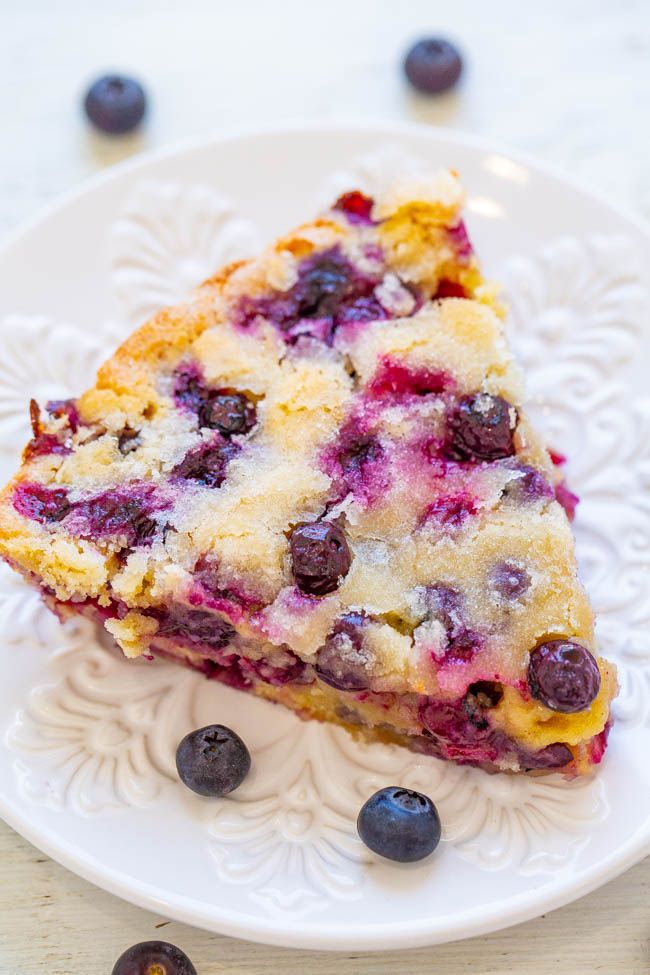 Crustless Blueberry Pie – FAST, super EASY, no-mixer dessert that’s perfect for summer entertaining, picnics, or potlucks!! Somewhere in between pie, cake, and blondies is what you get with this FABULOUS recipe! Take advantage of those FRESH blueberries!! -   21 baking recipes pie
 ideas