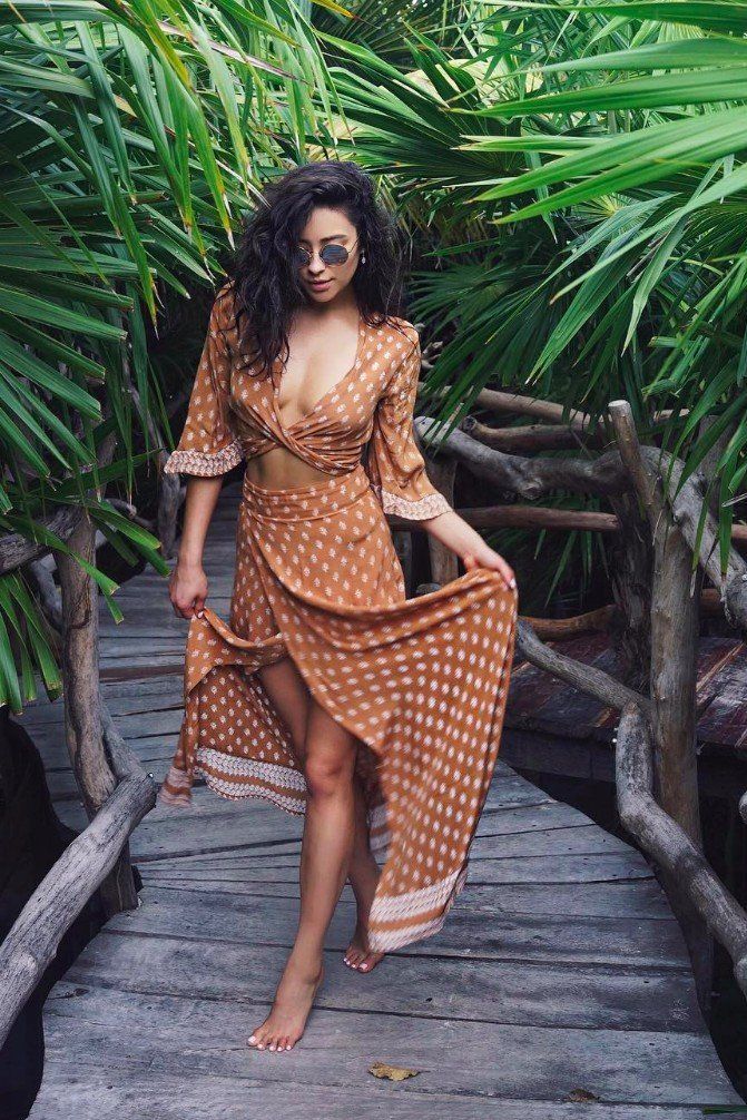 Shay Mitchell Didn't Have to Think Twice Before Packing This Vacation Outfit in Her Suitcase -   23 celebrity style vacation
 ideas