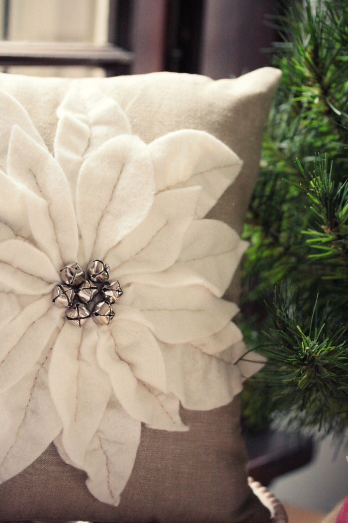 25 diy pillows christmas
 ideas