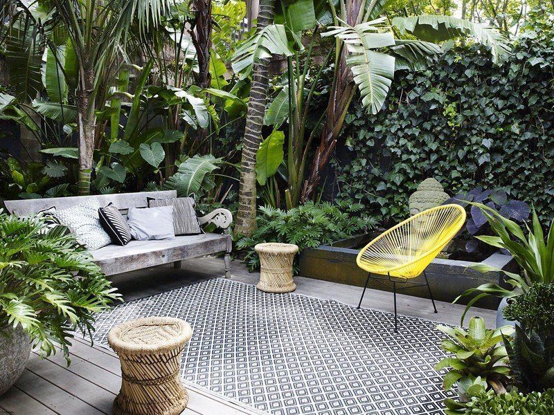 Stalking perfection (Desire To Inspire) -   21 lush courtyard garden
 ideas