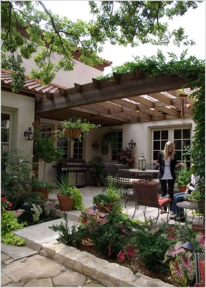 (Open) Pietro really remembered liking the courtyard garden the DWA had. It was one of the places where he first met Rosalie. He remembered her drinking lemonade in a gazebo, wearing a darling dress with her orange cat by her legs. 