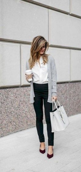 30 Beautiful Work Outfit Ideas for Women Career -   21 work style hair
 ideas