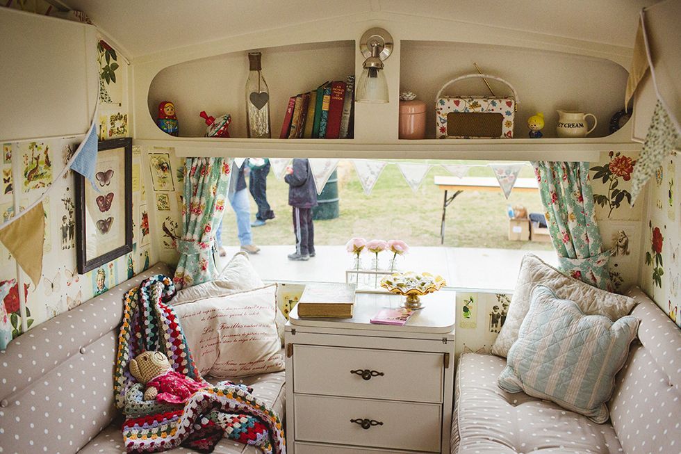 Stunning interior of the retro style Pippa caravan -   22 retro style house
 ideas