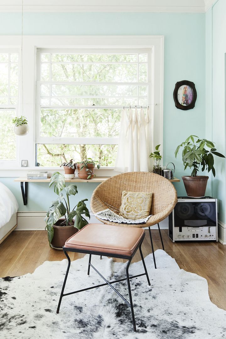 Loving the gentle light-filled photography of Jaclyn Campanaro … and the gorgeous retro styling... -   22 retro style house
 ideas