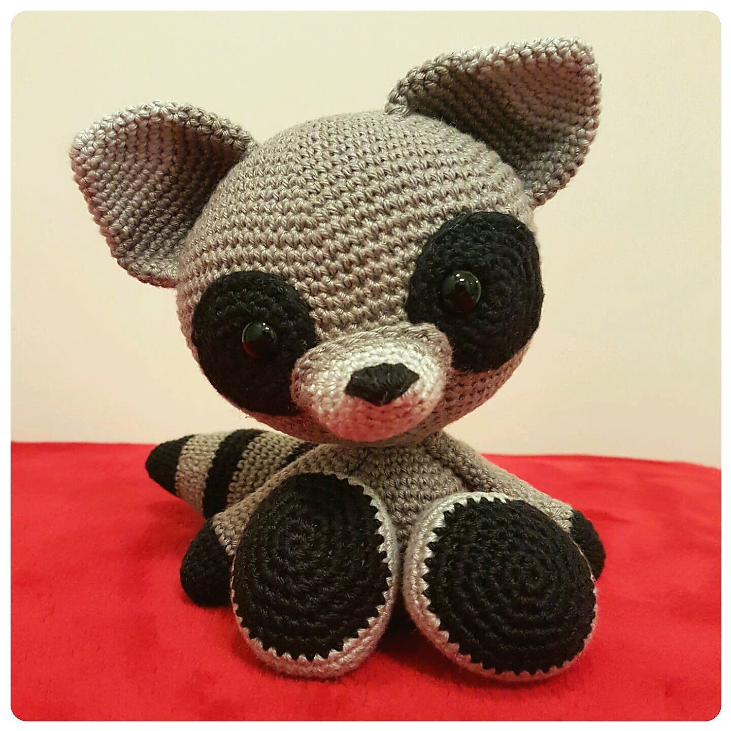 The Silent Raccoon . The raccoon doesn't say much, but if you make it, and use a thin yarn an... -   22 thin yarn crafts
 ideas
