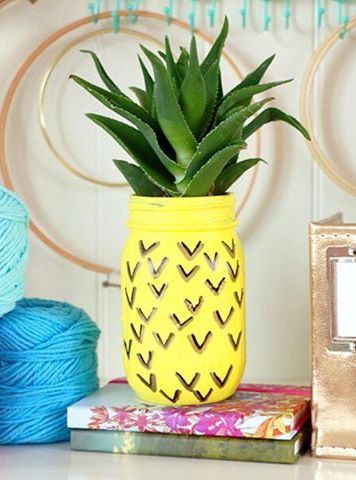 25 DIY Ways You Can Decorate Your Apartment Without Going Broke -   23 cheap crafts room
 ideas