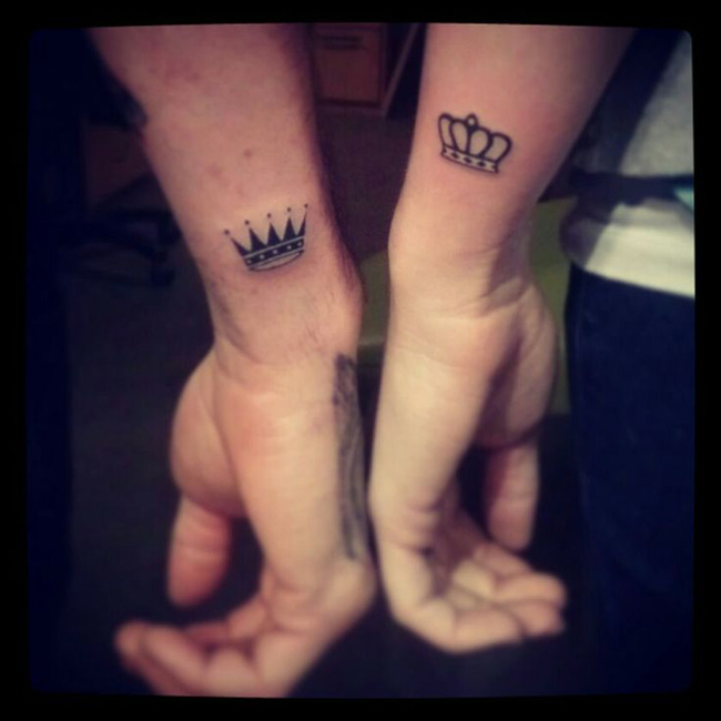 23 Incredibly Creative Couples Tattoos. I have the queen crown on my ribs, wonder if Tom would get the king? -   24 creative couple tattoo
 ideas