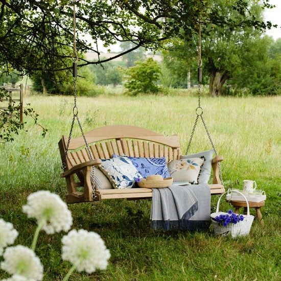La balancelle de jardin - le mobilier pour un patio merveilleux -   24 garden seating swing
 ideas