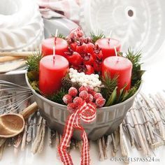 Adventskranz im Landhausstil, rot wei?e Landhaus Deko selber mac -   22 diy deko landhaus
 ideas