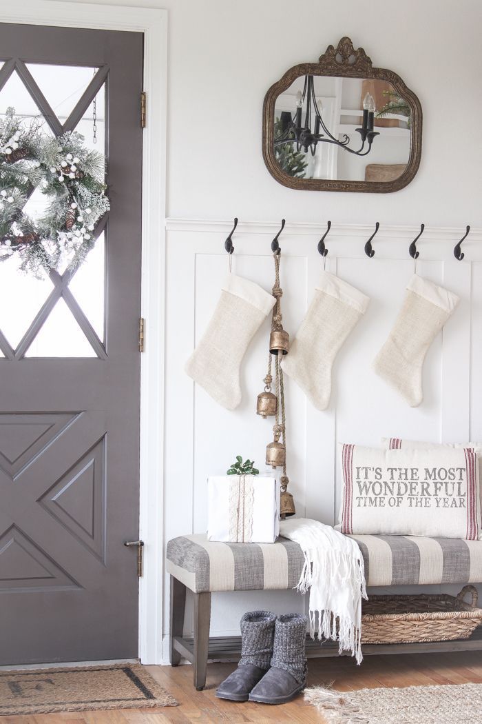 22 entryway decor with hooks
 ideas