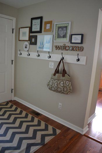 22 entryway decor with hooks
 ideas