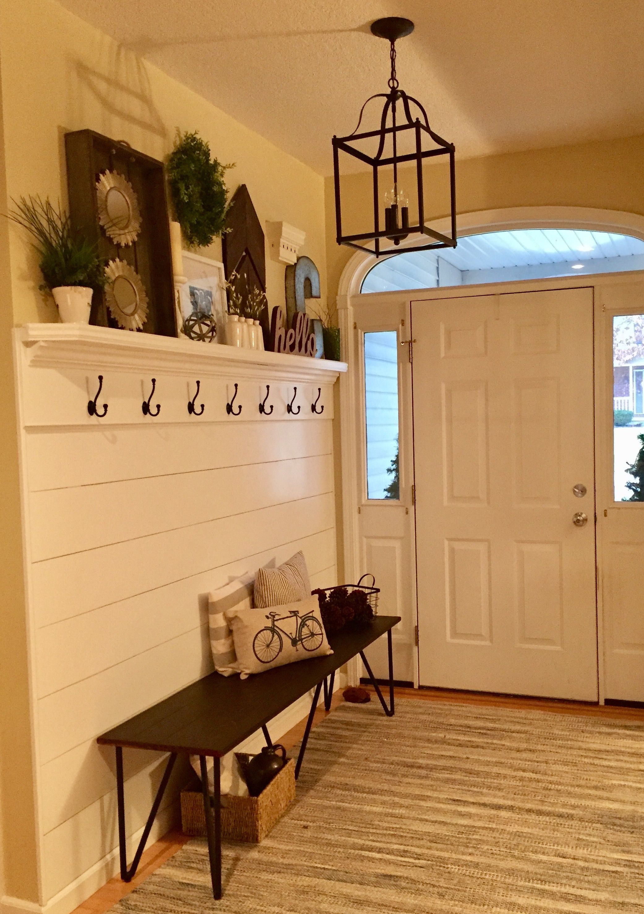 22 entryway decor with hooks
 ideas