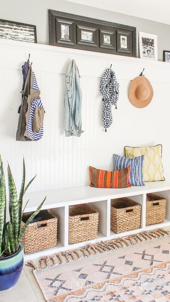 22 entryway decor with hooks
 ideas