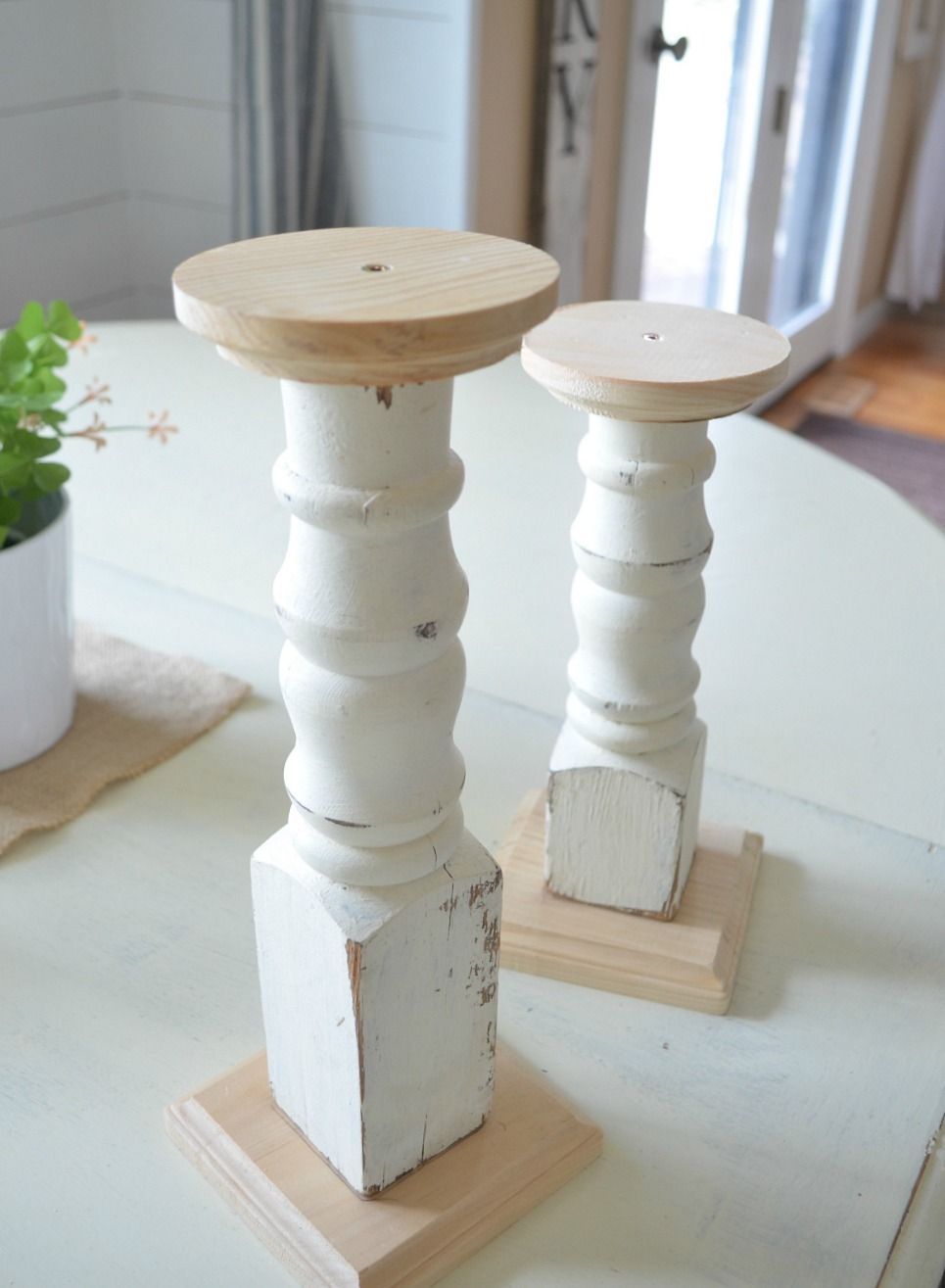 The Easiest DIY Farmhouse Candlesticks -   22 shabby farmhouse decor
 ideas