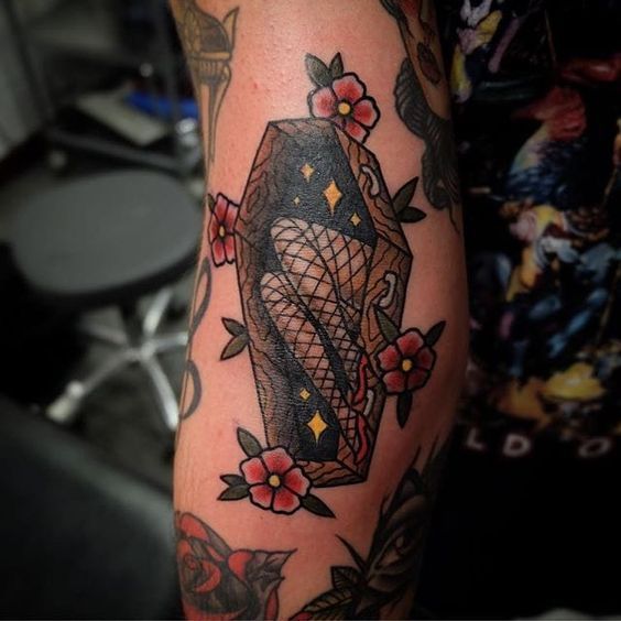 16 Old School Ladies Tattooed By Gigi -   23 traditional tattoo for women ideas