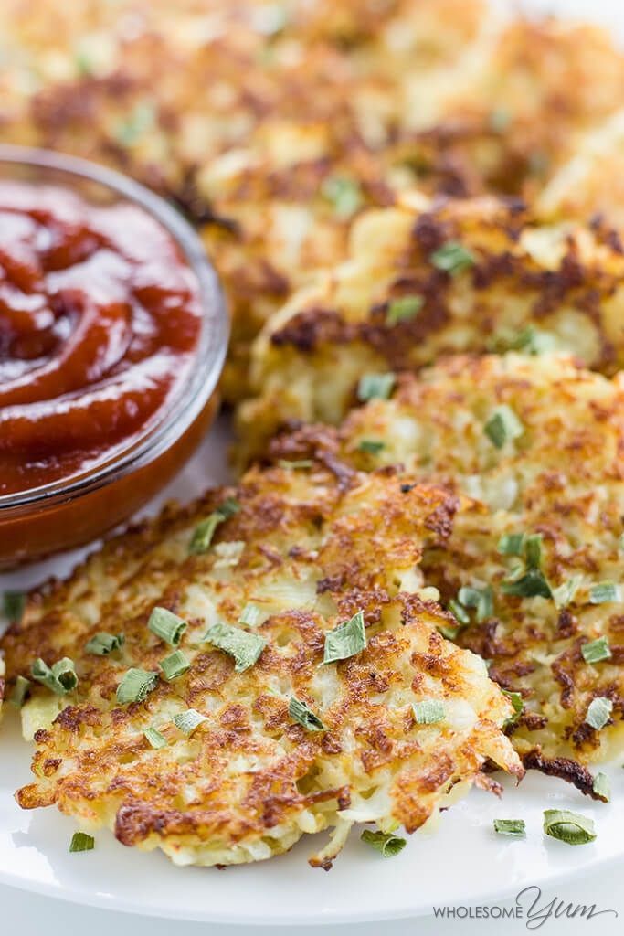 This low carb cauliflower hash browns recipe makes an easy, healthy breakfast. Naturally paleo & gluten-free. It takes only 15 minutes & 6 ingredients! -   24 cauliflower recipes breakfast
 ideas
