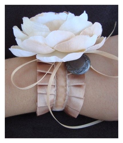 24 diy flower corsage
 ideas