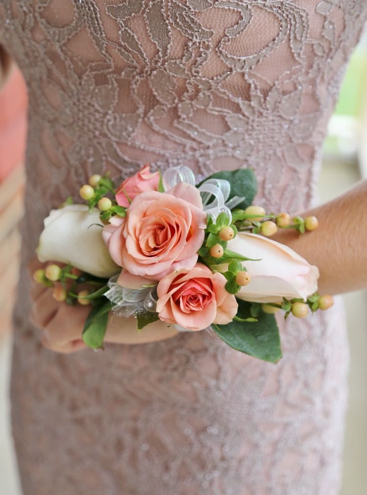 DIY Wrist Corsage for Homecoming or Prom -   24 diy flower corsage
 ideas