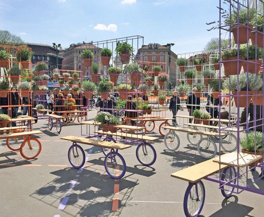 A rolling garden on wheels recently popped up in the middle of Milan... -   24 urban garden architecture
 ideas