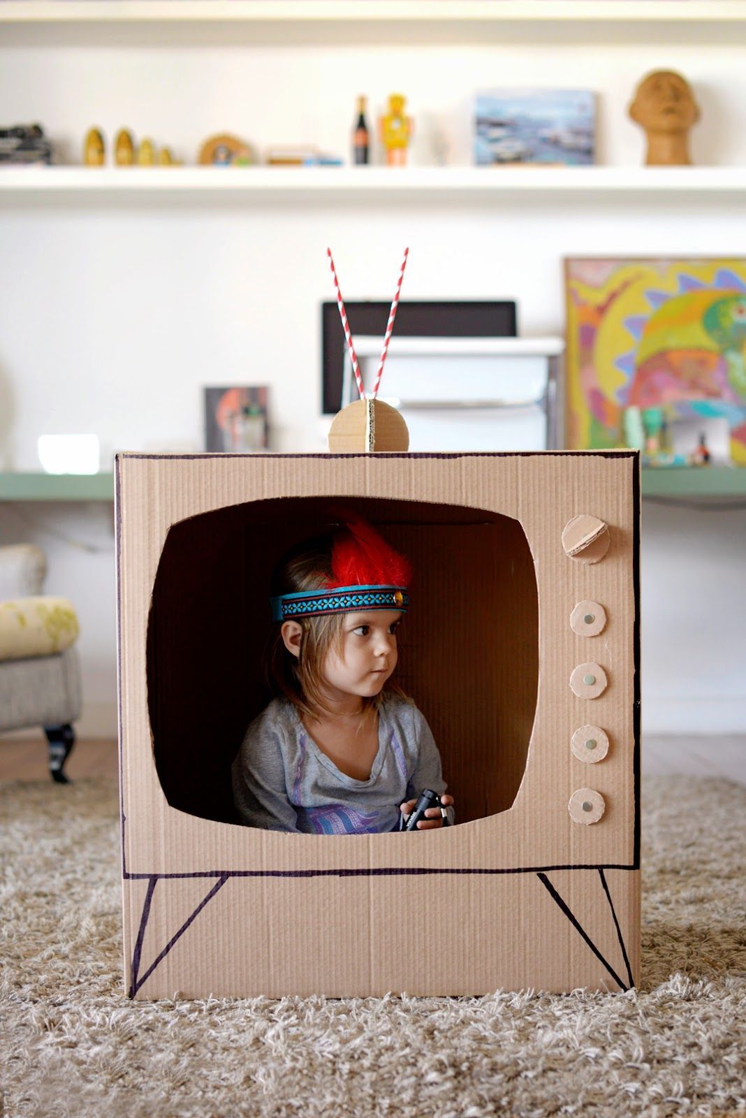 Recycle ypur box and let your child be on television! -   25 cardboard crafts kids
 ideas