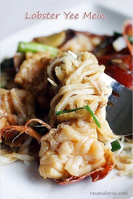Lobster Yee Mein (Lobster Noodles) recipe and pictures. Lobster Yee Mein is a celebrated Chinese recipe that is great for Chinese dinners and banquet. | rasamalaysia.com -   25 chinese recipes seafood
 ideas