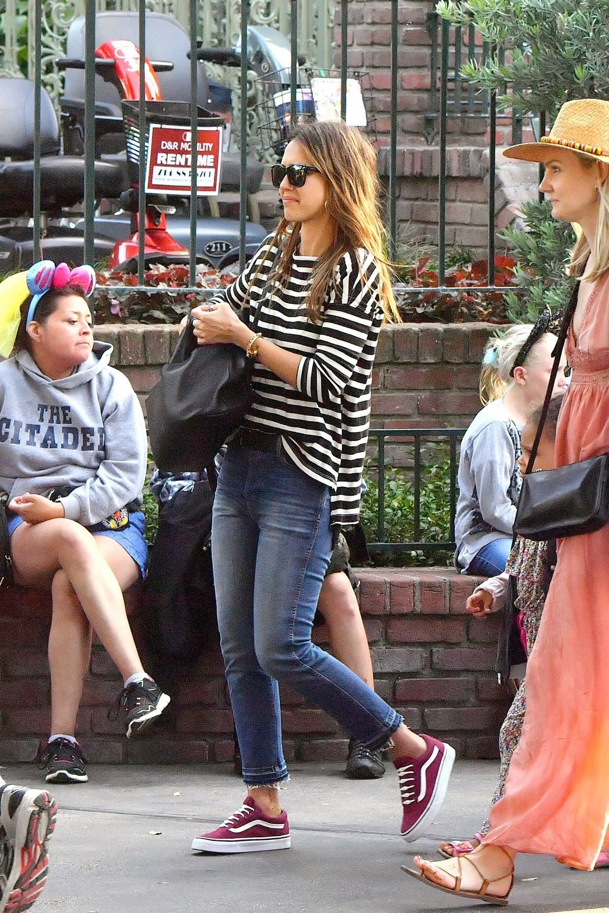 I love her style, always!  This stripe loose top with the jeans and Vans is so me - perfect for Disneyland in the Fall! -   25 jessica alba street
 ideas