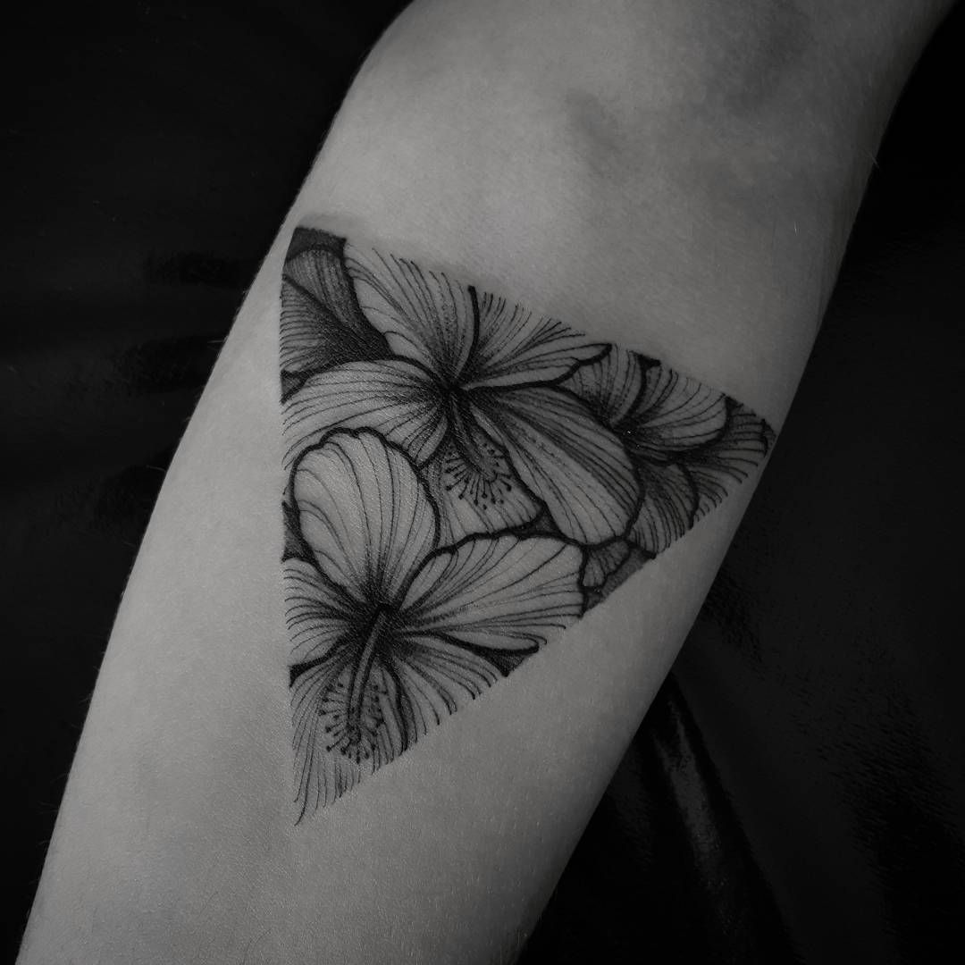19 hibiscus flower tattoo
 ideas