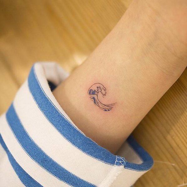 Small Tattoos on -   20 small tattoo wave
 ideas