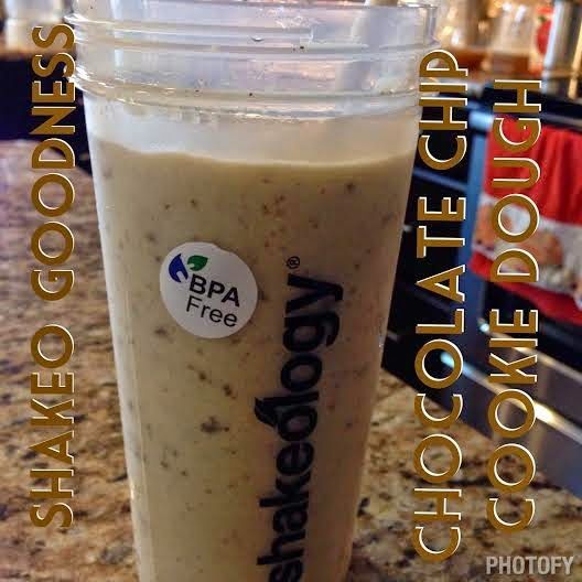 Chocolate Chip Cookie Dough Shakeology          Ingredients   10 oz of ice   10 oz of water   4 oz of vanilla almond milk   1 teaspoon of v... -   21 fitness food chocolate chips
 ideas
