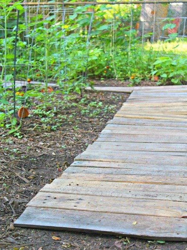 upcycled wood pallet walkway, concrete masonry, pallet -   21 pallet garden walkway
 ideas