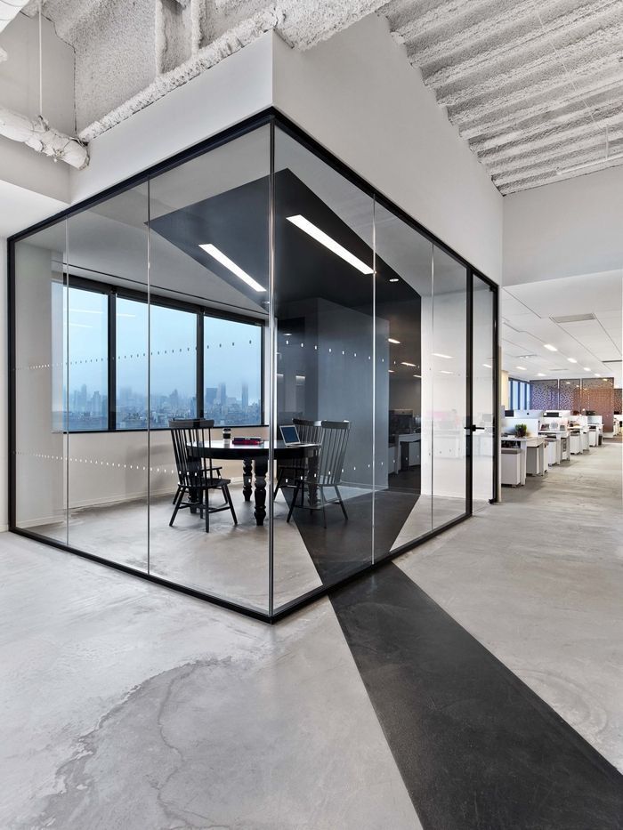 Office Tour: Saatchi & Saatchi Offices – New York City -   21 urban style office
 ideas
