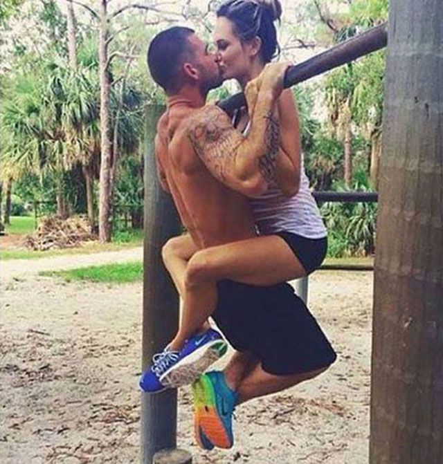 La musculation, c’est plus sympa en couple ! ch?rie, mets tes baskets. Je t’emm?ne ? la salle ! Fitness couples Strength training is more fun couple! darling, put your sneakers. I'll take you to the room! fitness couples workout -   22 fitness couples training
 ideas