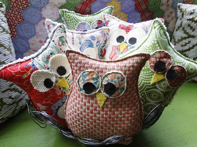 Easy sew owls with pattern. Great idea for friend gifts and maybe a small collection for my tree. | Button Bird Designs -   24 fabric owl crafts
 ideas