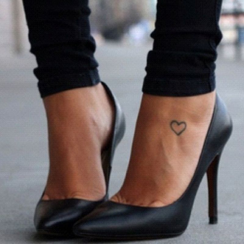 24 feminine foot tattoo
 ideas