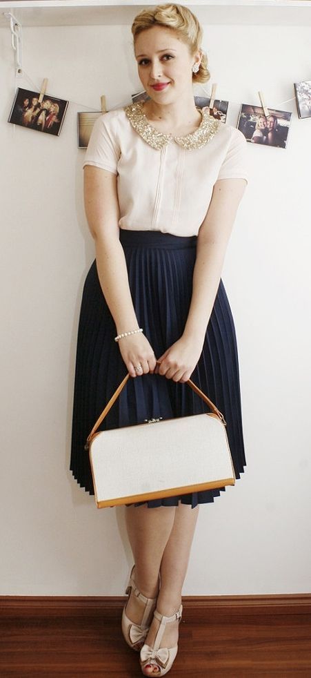 Vintage Fashion - love everything down to the shoes! Sooo cute!                                                                                                                                                                                 More -   24 girly vintage style
 ideas