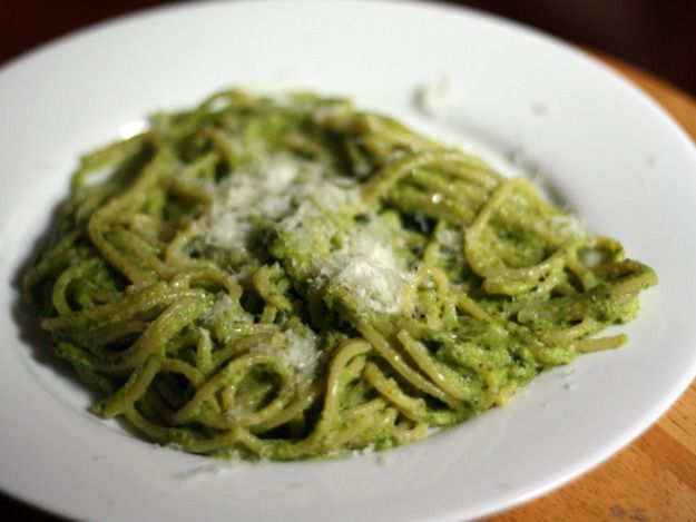 Dinner Tonight: Espagueti Verde -   24 green spaghetti recipes
 ideas