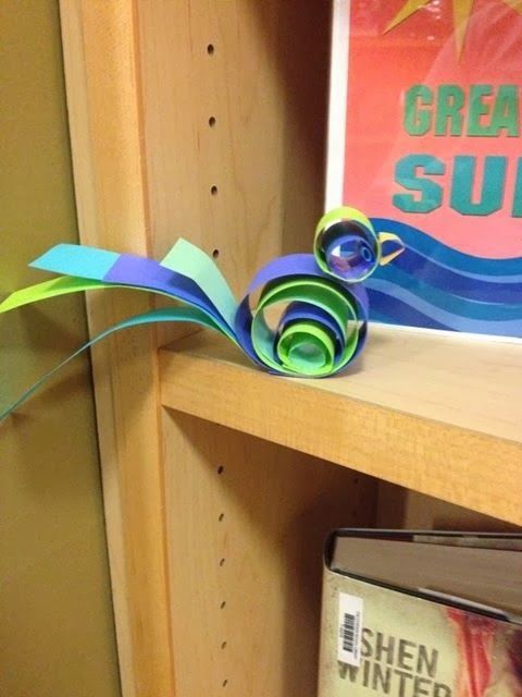 A blog about library displays, educational bulletin boards, new books, crafts, young adult programming, teens, librarians and sharing ideas. -   24 school crafts display
 ideas