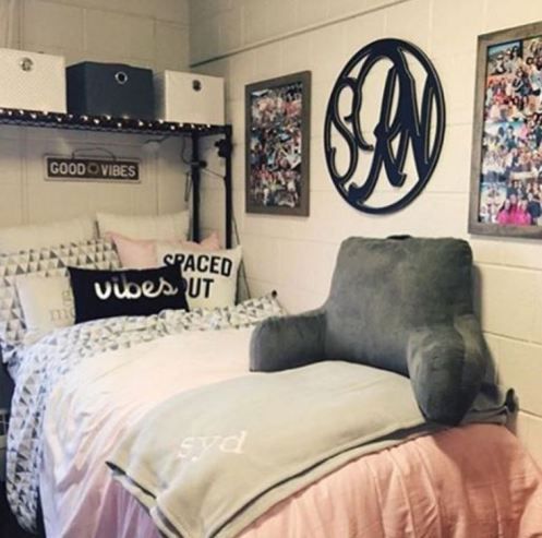 50 Cute Dorm Room Ideas That You Need To Copy -   25 dorm decor wall
 ideas