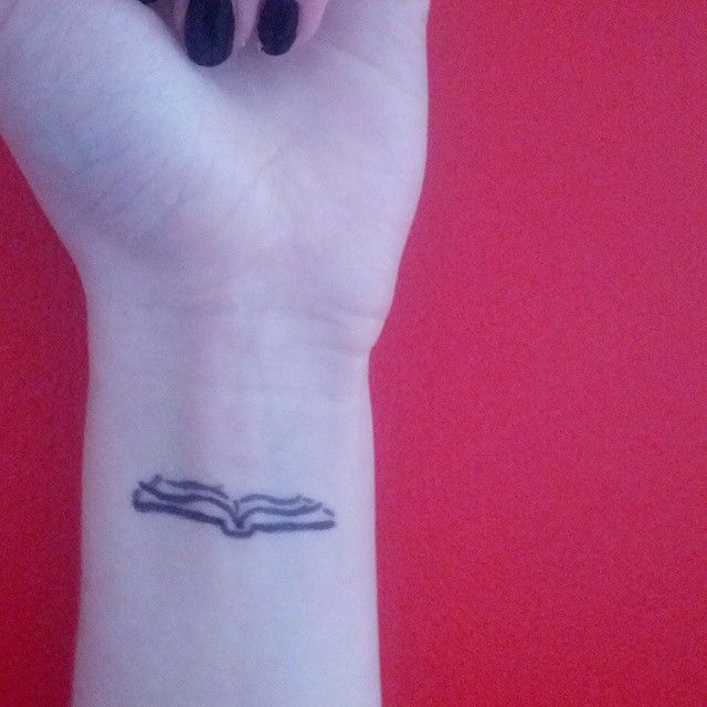 36 Stunning Book Tattoos That Are Surprisingly Badass -   25 minimalist tattoo book
 ideas