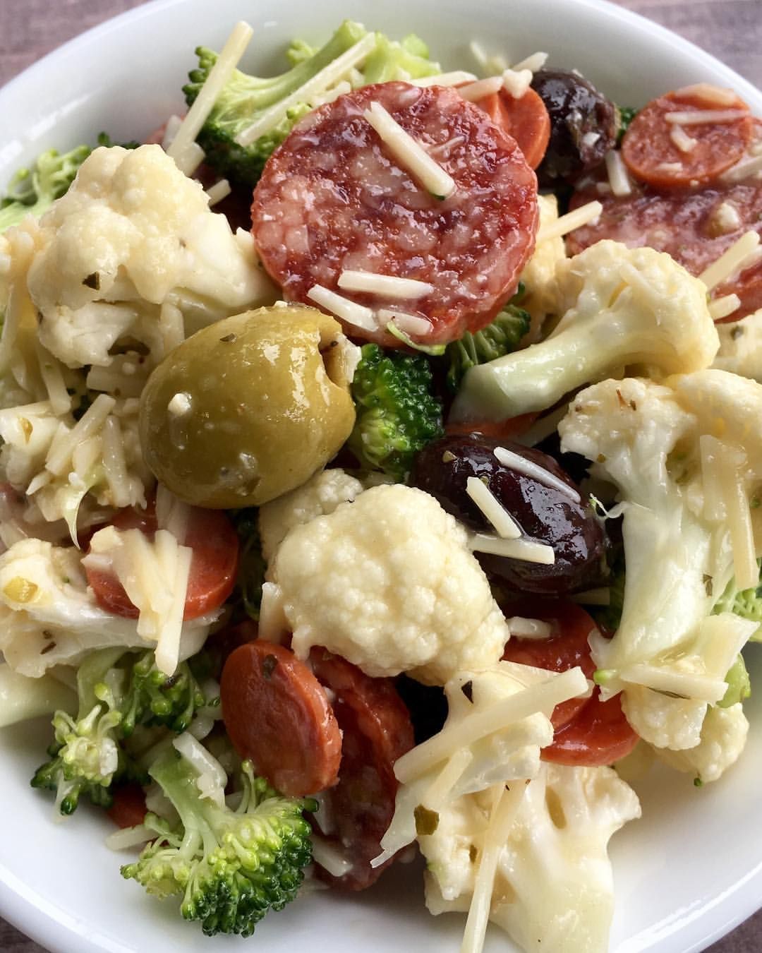 Ohhhh yes “antipasto” salad lunchрџ¤Є . raw broccoli, cauliflower, salami, pepperoni, olives, Parmesan cheese and Italian dressing and mix all… -   17 low carb cauliflower
 ideas