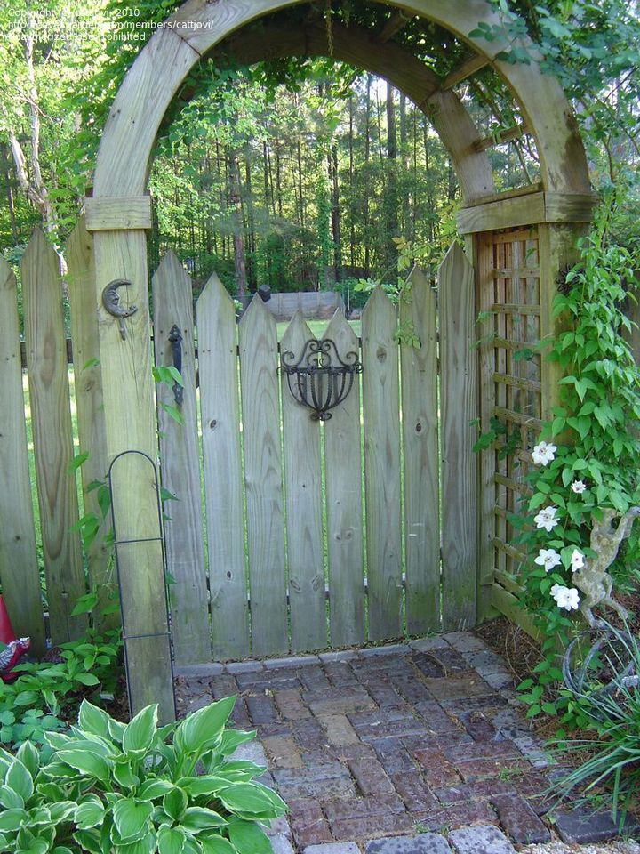 40 inspiration for beautiful garden gates design ideas -   23 beautiful garden gate
 ideas