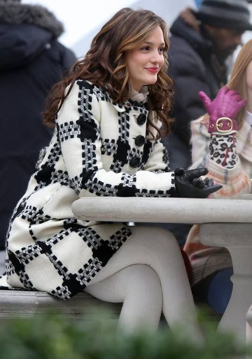 Leighton Meester.... Totally obsessed with her coat -   23 blair waldorf style
 ideas