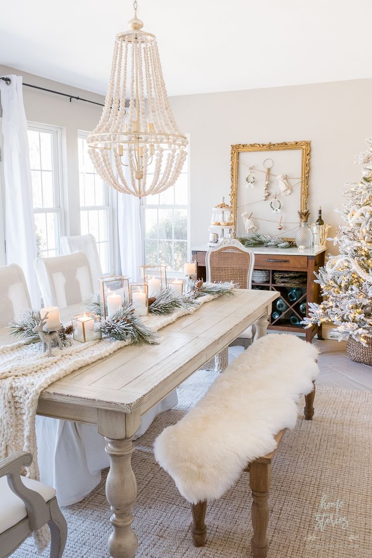 Winter White Christmas Dining Room -   24 chic winter decor
 ideas