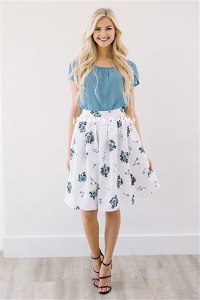 White & Dusty Blue Floral Pocket Skirt -   24 college style modest
 ideas