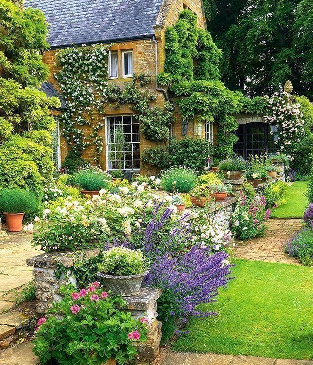 Beautiful English garden -   24 english garden wall
 ideas