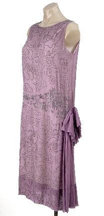 French flapper dress, 1920's. A beautiful color that your rarely see in vintage dresses from that era. -   24 flapper style dress
 ideas