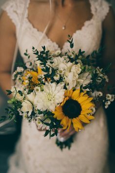 sunflowers in winter wedding ... -   25 3 day wedding
 ideas